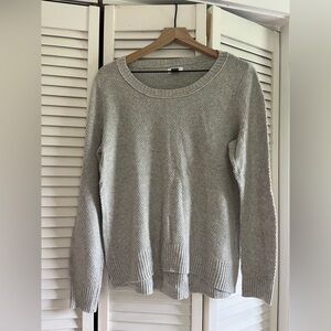 Old Navy Gray Crew Neck Sweater with Ribbed Texture